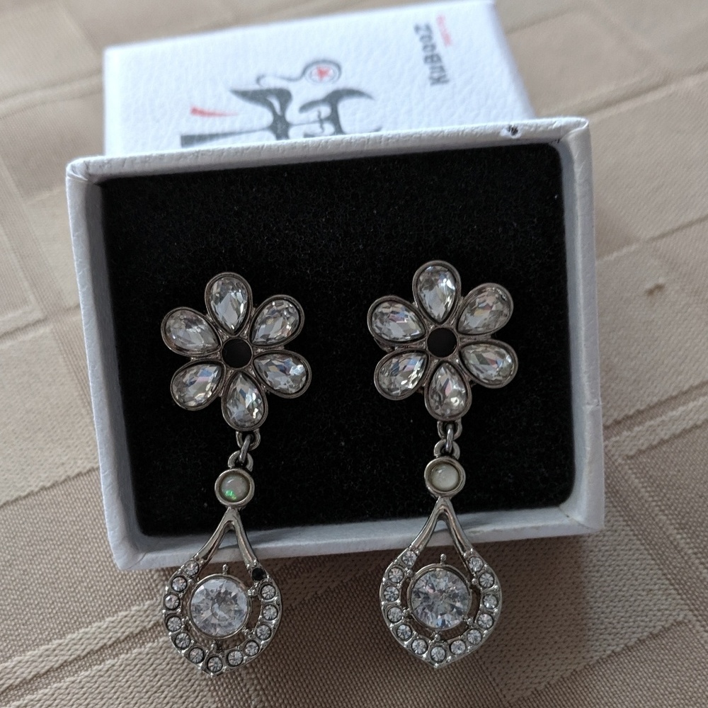 Daisy plugs